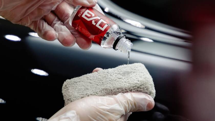 EXOv5 Ultra Durable Hydrophobic Coating Efek Daun Talas yang Nyata GTECHNIQ Berlin Autocare