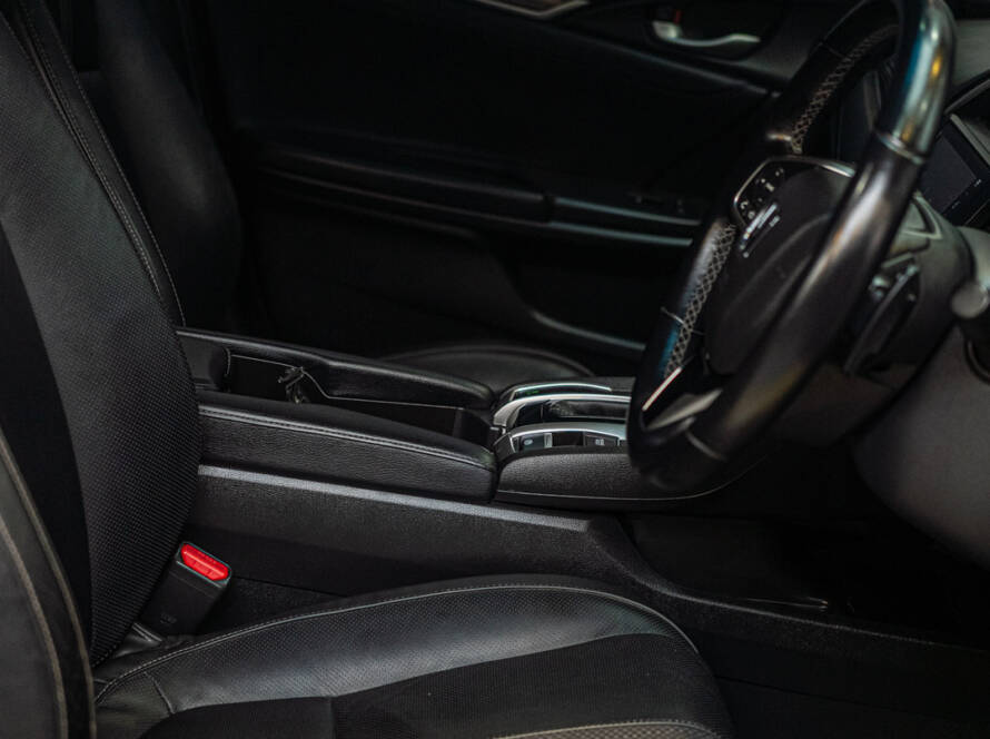 detailing interior Berlin Autocare Surabaya